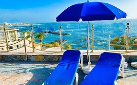 First Line Seaview Apartment